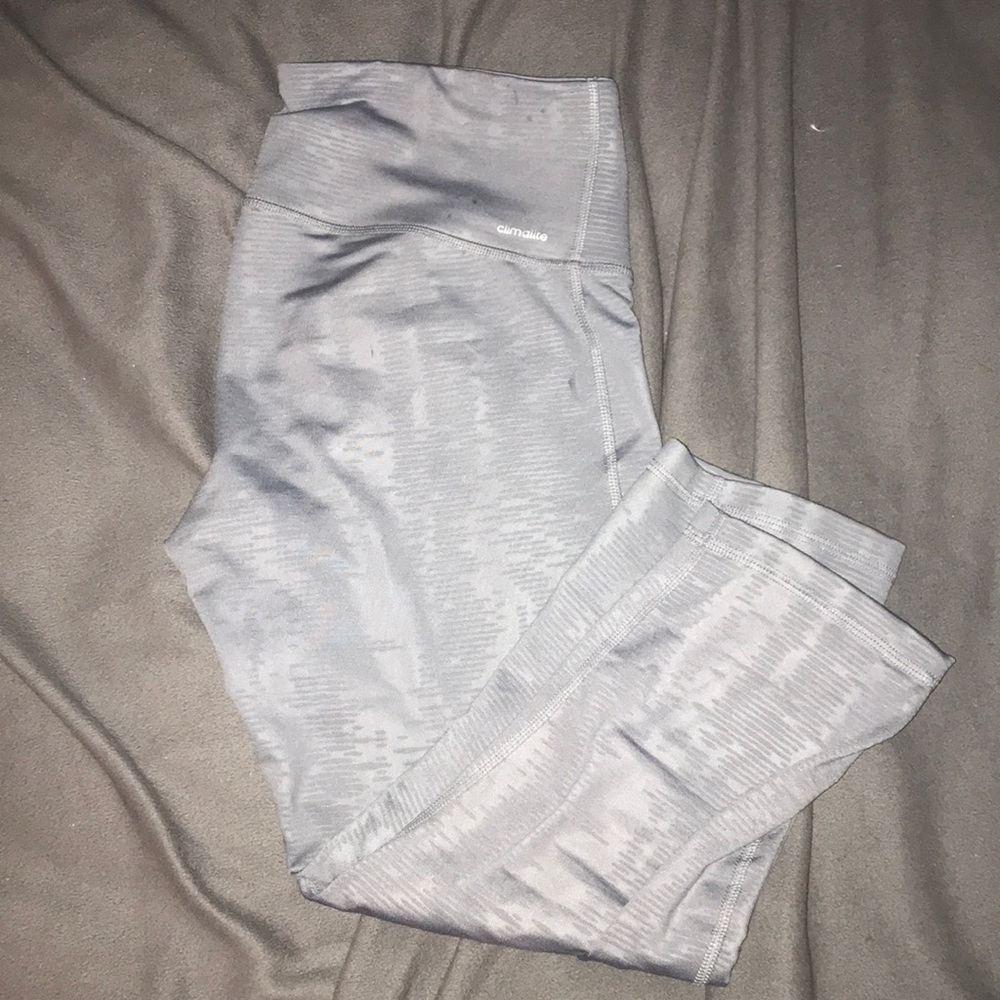 Cropped ADIDAS grey leggings. M new